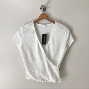 South Moon Under Juniper Blu Textured White Surplice Top